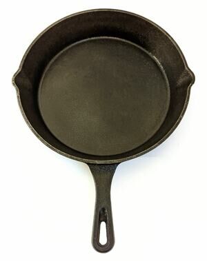 VINTAGE UNBRANDED 10" CAST IRON SKILLET DOUBLE POUR